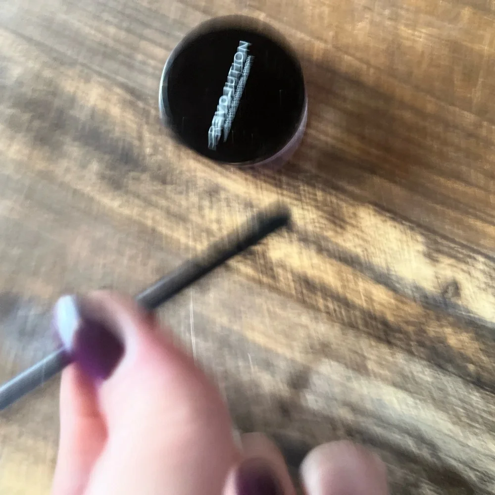 REVOLUTION RED PINK WATER ANGLED BRUSH WET WATER EYELINER